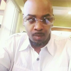 Meet your Posher, Narone